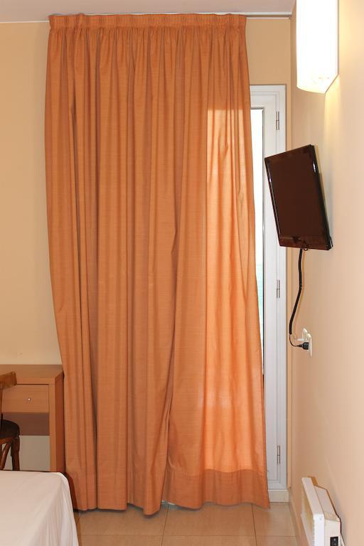 ホテル オスタル カル シレス エル・プラー・デ・ジョブレガット 部屋 写真